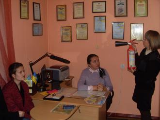 /Files/images/tijden_bezpeki/Зустріч з провідним інспектором управління ДСНС Приймак О.В..JPG